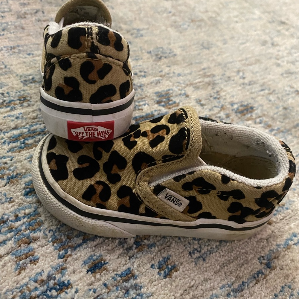 The cutest toddler vans